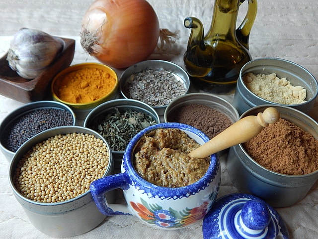 With a little thought, you can make your food gifts the highlight of someone’s holiday season—and of yours. Learn more at TwiceasTasty.com.